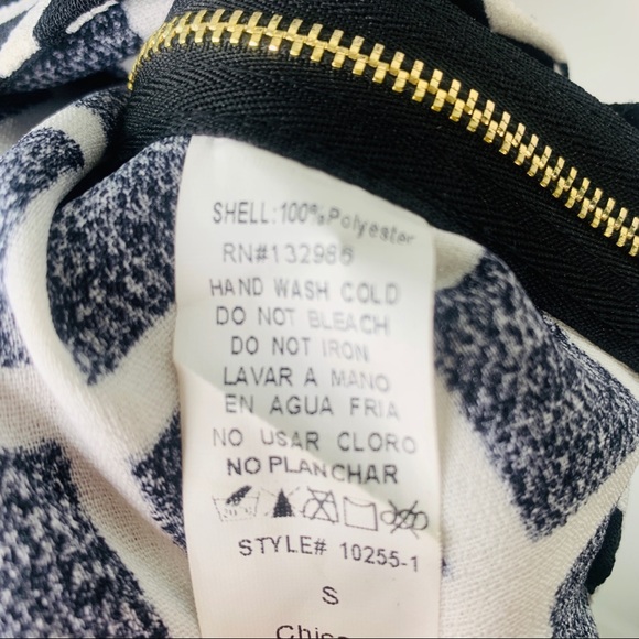 Mittoshop Black White Print Short sleeve Top Blouse Zipper Detail Size S… - Picture 5 of 7